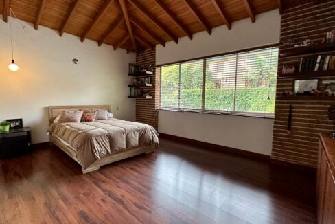 WhatsApp Image 2023-11-11 at 12.00.18