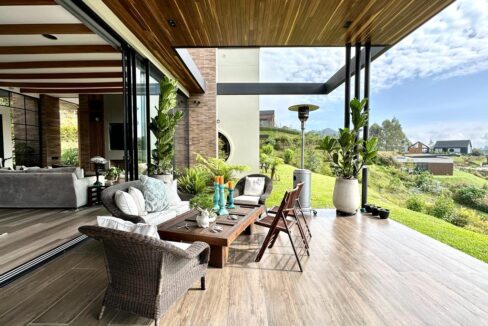 WhatsApp Image 2023-12-04 at 14.09.29