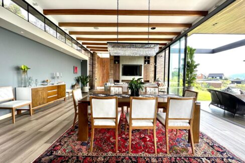 WhatsApp Image 2023-12-04 at 14.10.31