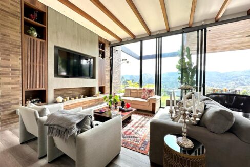 WhatsApp Image 2023-12-04 at 14.10.45