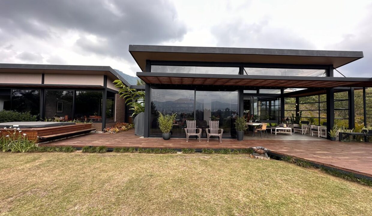 WhatsApp Image 2024-09-25 at 12.18.10 (10)