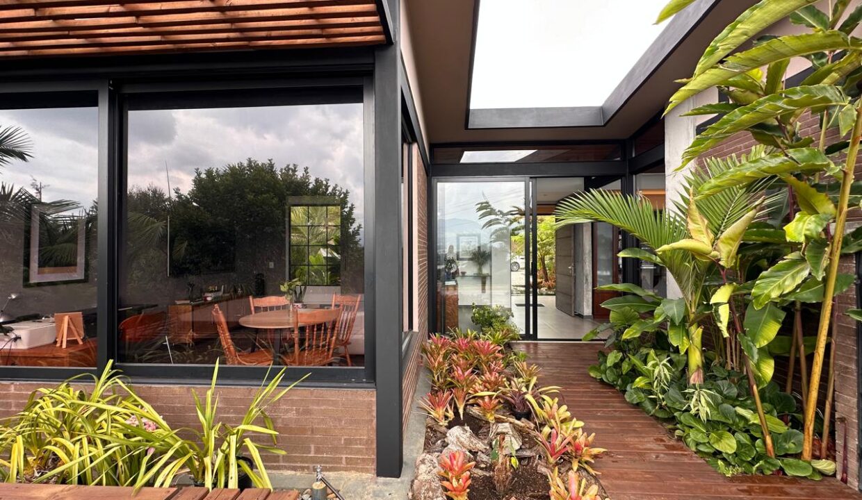 WhatsApp Image 2024-09-25 at 12.18.10 (12)