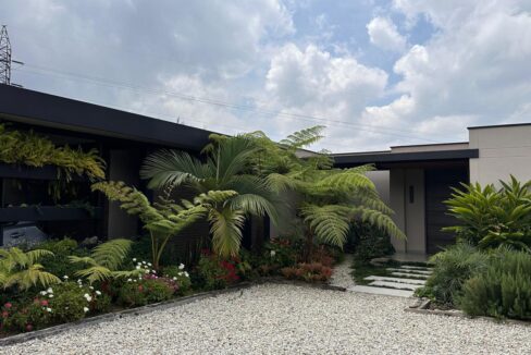 WhatsApp Image 2024-09-25 at 12.18.10 (2)