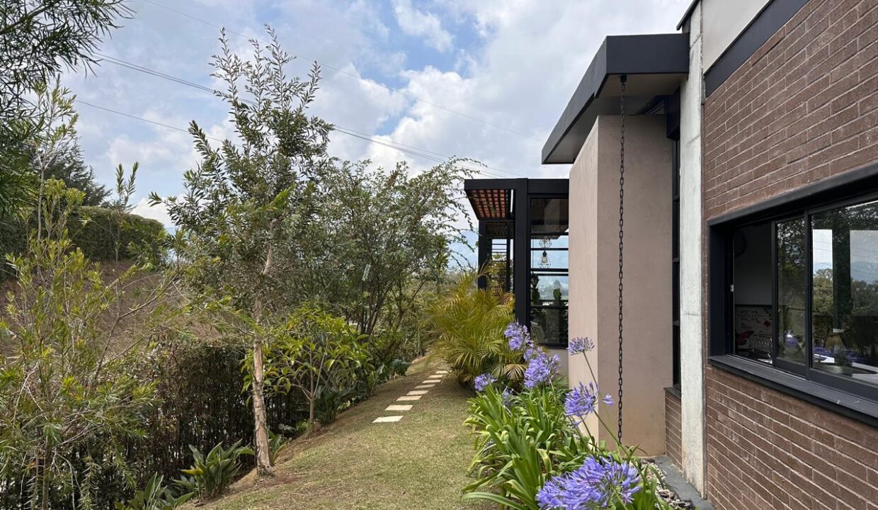 WhatsApp Image 2024-09-25 at 12.18.10 (3)