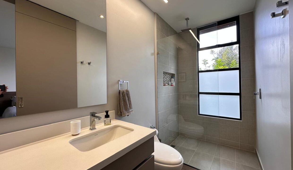 WhatsApp Image 2024-09-25 at 12.18.10 (4)