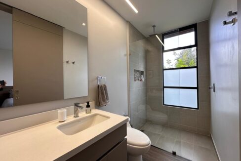 WhatsApp Image 2024-09-25 at 12.18.10 (4)