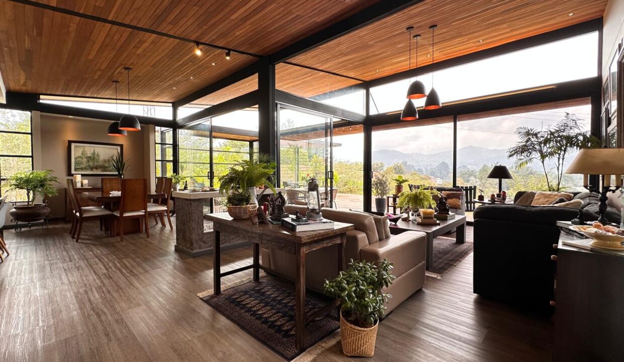 WhatsApp Image 2024-09-25 at 12.18.10 (6)