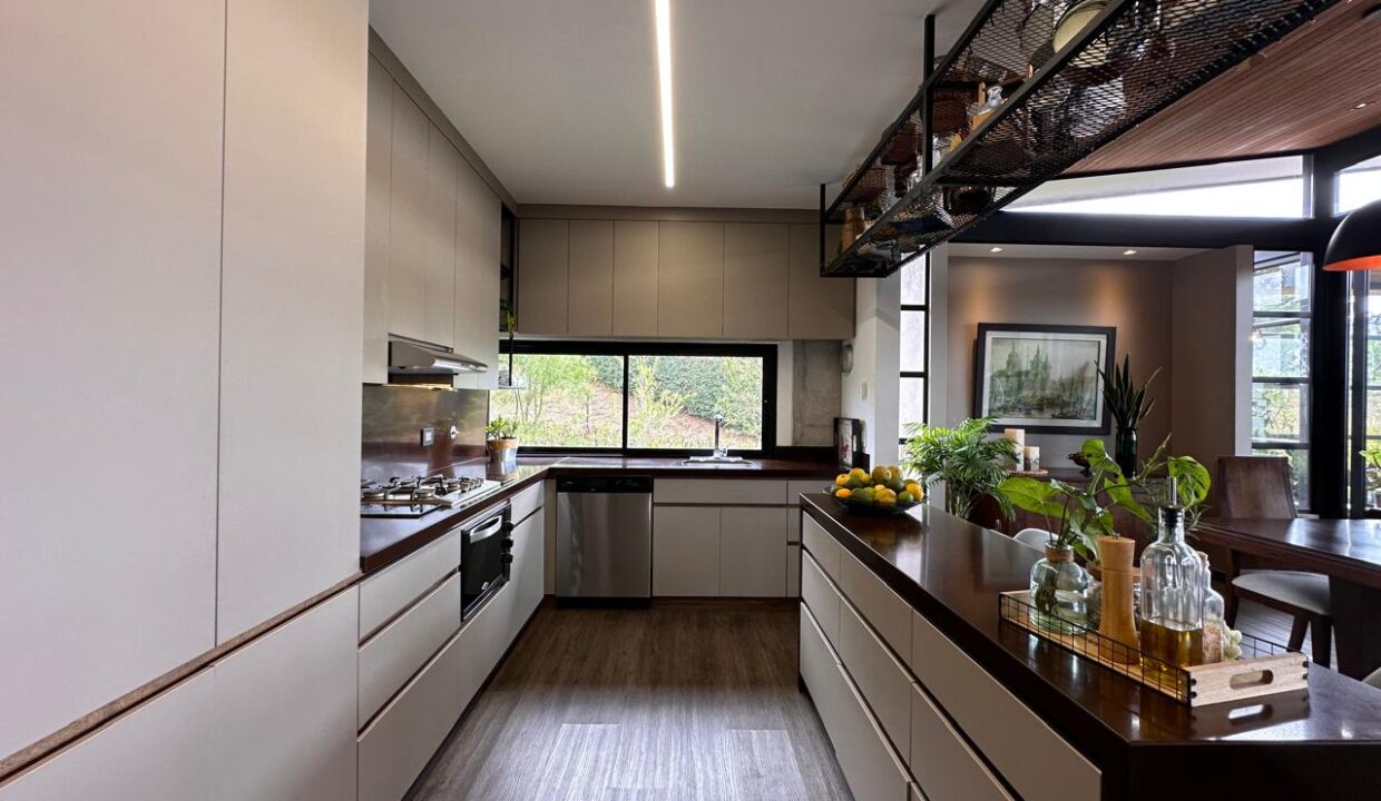 WhatsApp Image 2024-09-25 at 12.18.10 (8)