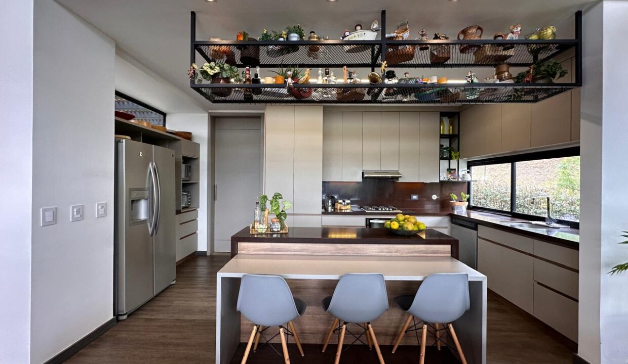 WhatsApp Image 2024-09-25 at 12.18.10 (9)