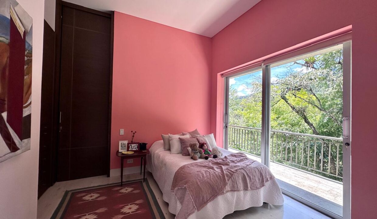 WhatsApp Image 2024-09-25 at 13.04.09 (1)