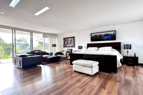 WhatsApp Image 2024-09-26 at 10.02.13 (1)