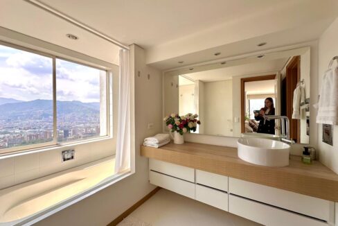 WhatsApp Image 2024-09-26 at 10.46.58 (7)