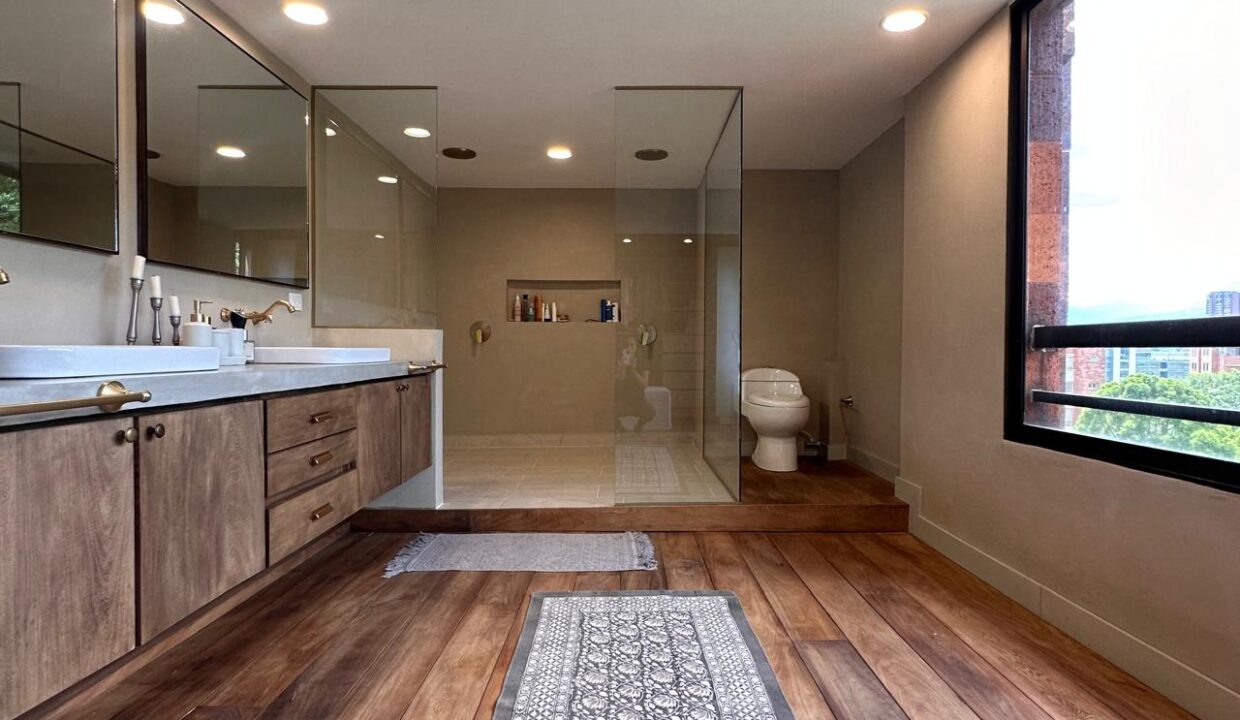 WhatsApp Image 2024-09-26 at 11.15.04 (1)