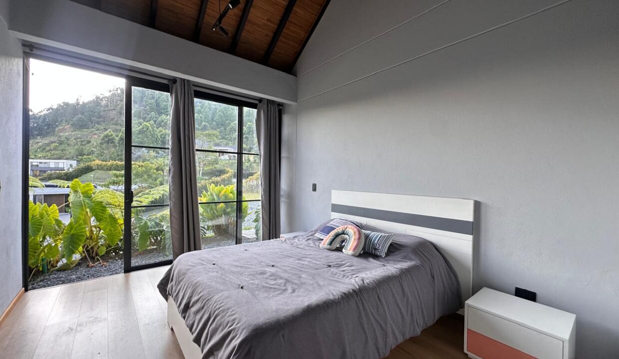 WhatsApp Image 2024-09-26 at 14.26.01 (3)