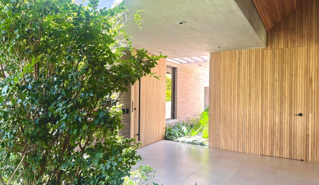 WhatsApp Image 2024-09-26 at 14.40.33 (1)