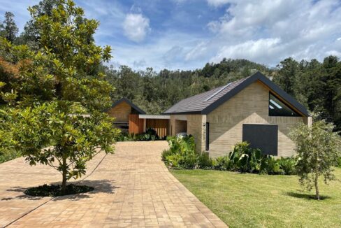 WhatsApp Image 2024-09-26 at 14.40.33 (9)