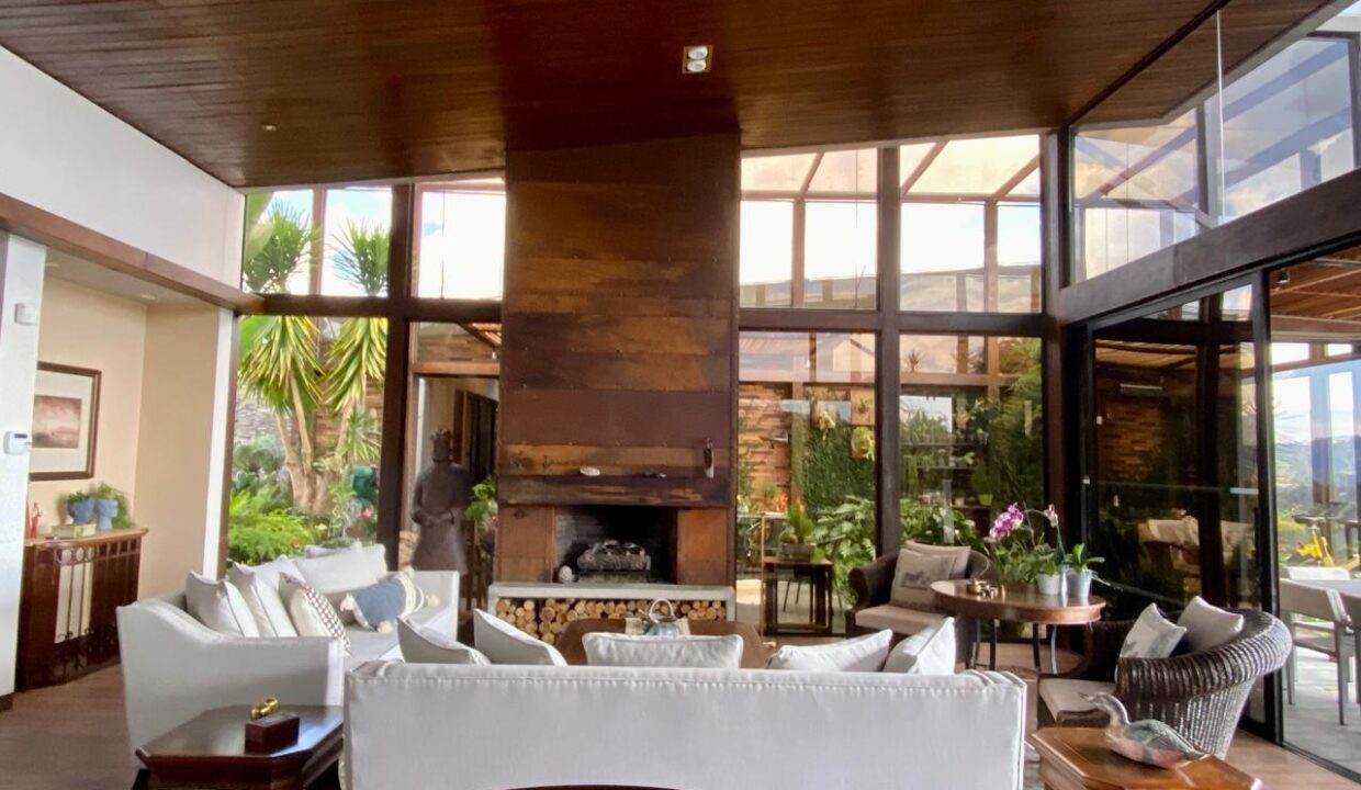 WhatsApp Image 2024-10-02 at 11.58.48 (1)