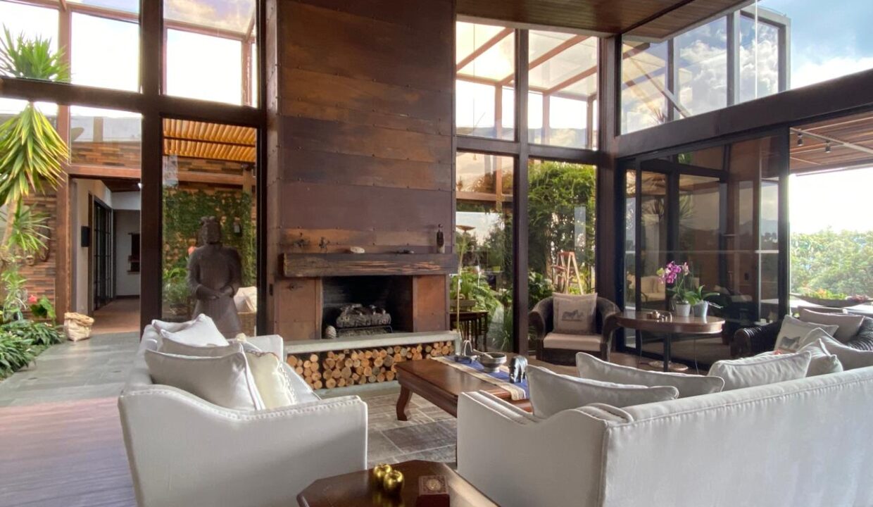 WhatsApp Image 2024-10-02 at 11.58.48 (2)