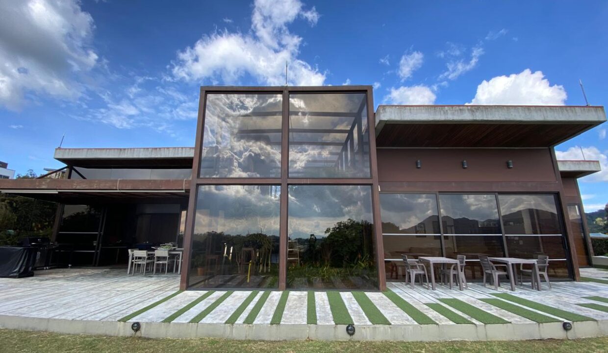 WhatsApp Image 2024-10-02 at 11.58.48 (4)