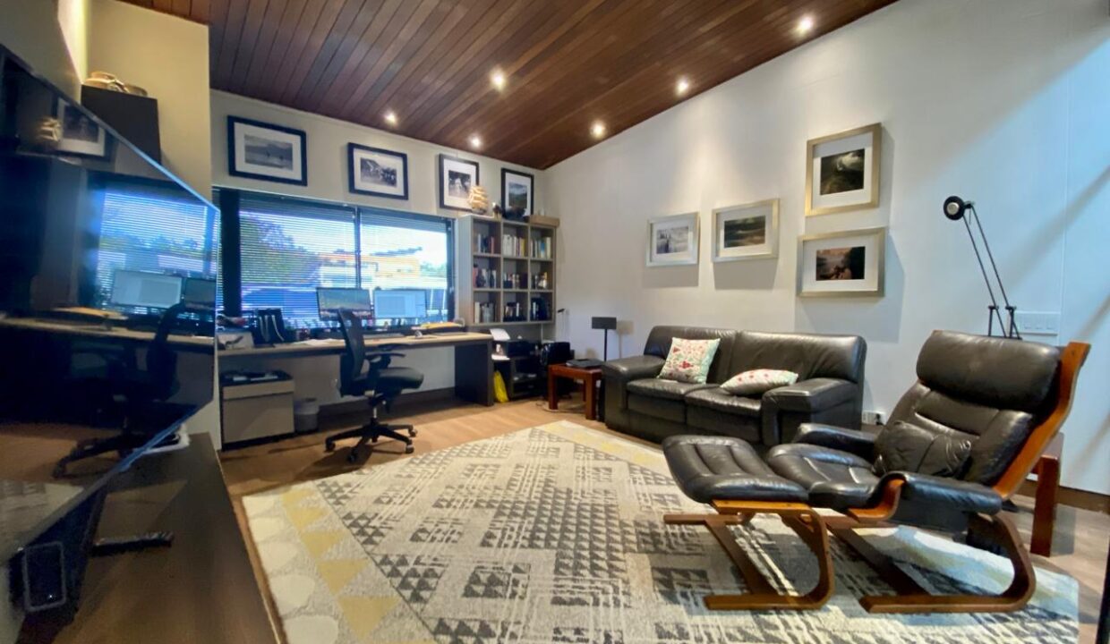 WhatsApp Image 2024-10-02 at 11.58.49 (2)