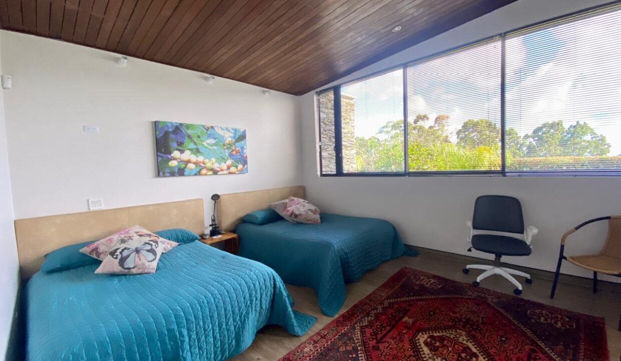 WhatsApp Image 2024-10-02 at 11.58.49 (3)