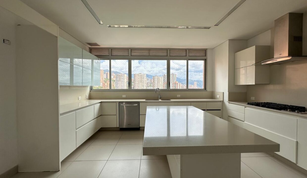 WhatsApp Image 2024-10-02 at 12.24.33 (1)