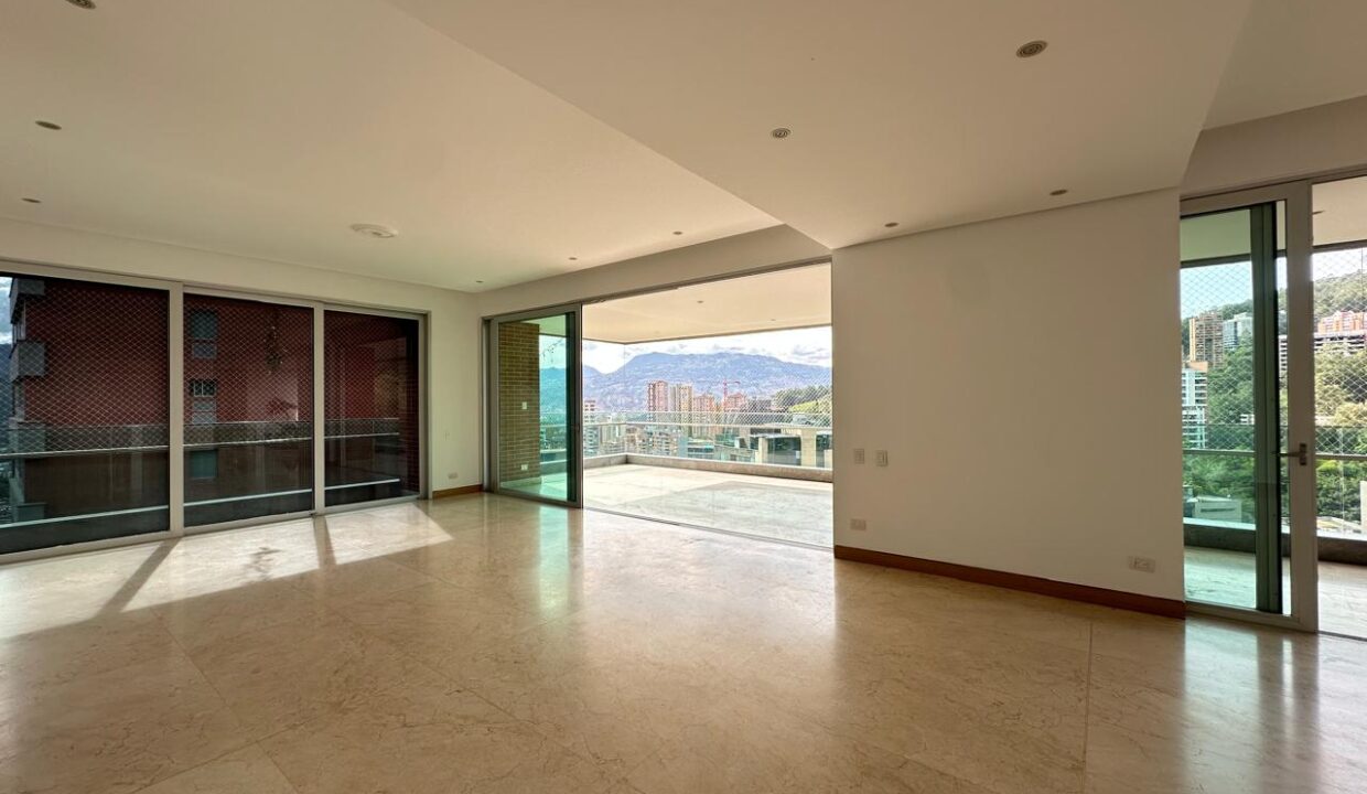 WhatsApp Image 2024-10-02 at 12.24.34 (1)