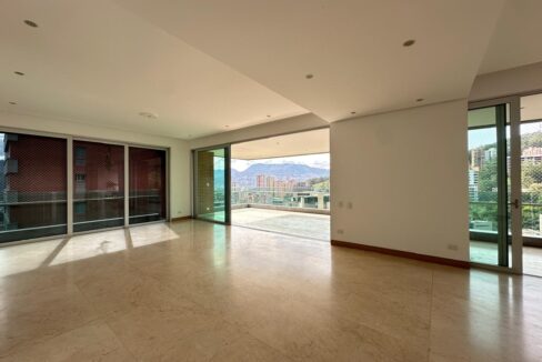 WhatsApp Image 2024-10-02 at 12.24.34 (1)