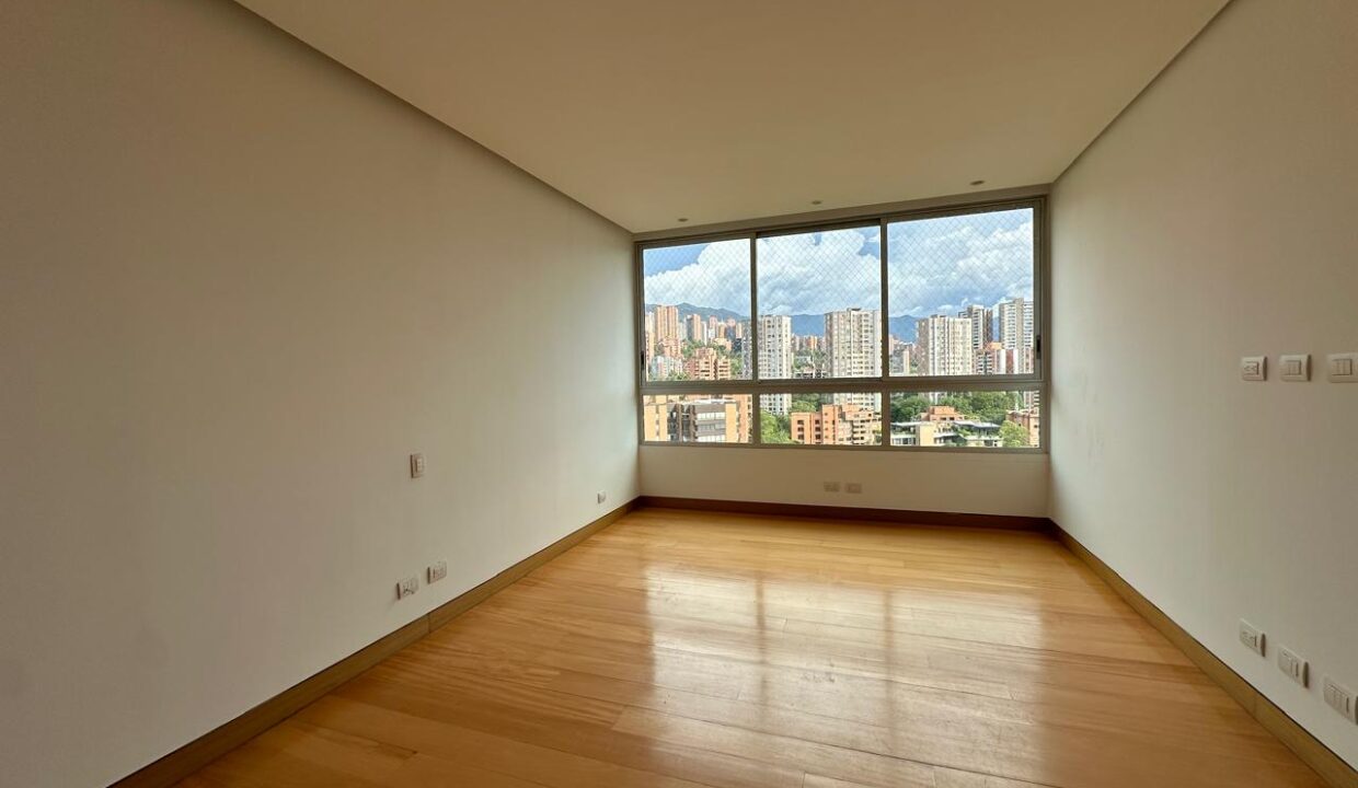 WhatsApp Image 2024-10-02 at 12.24.34 (3)