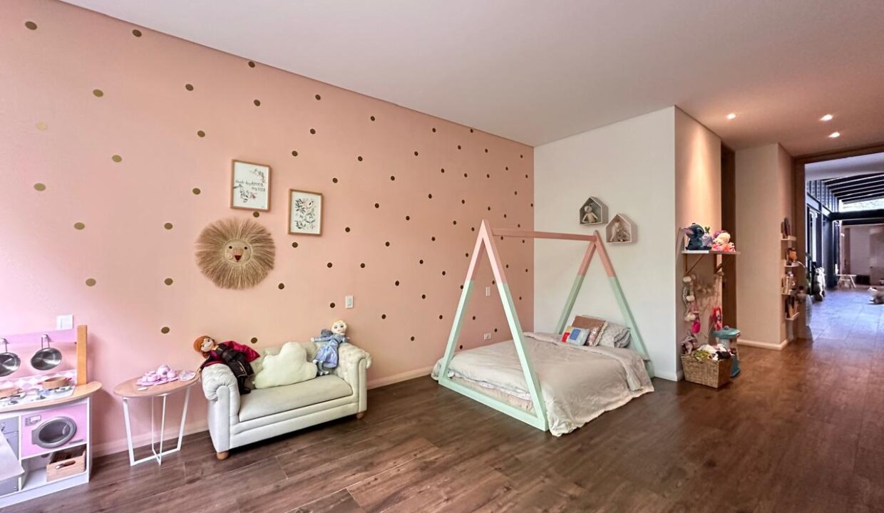 WhatsApp Image 2024-10-03 at 11.46.47 (3)