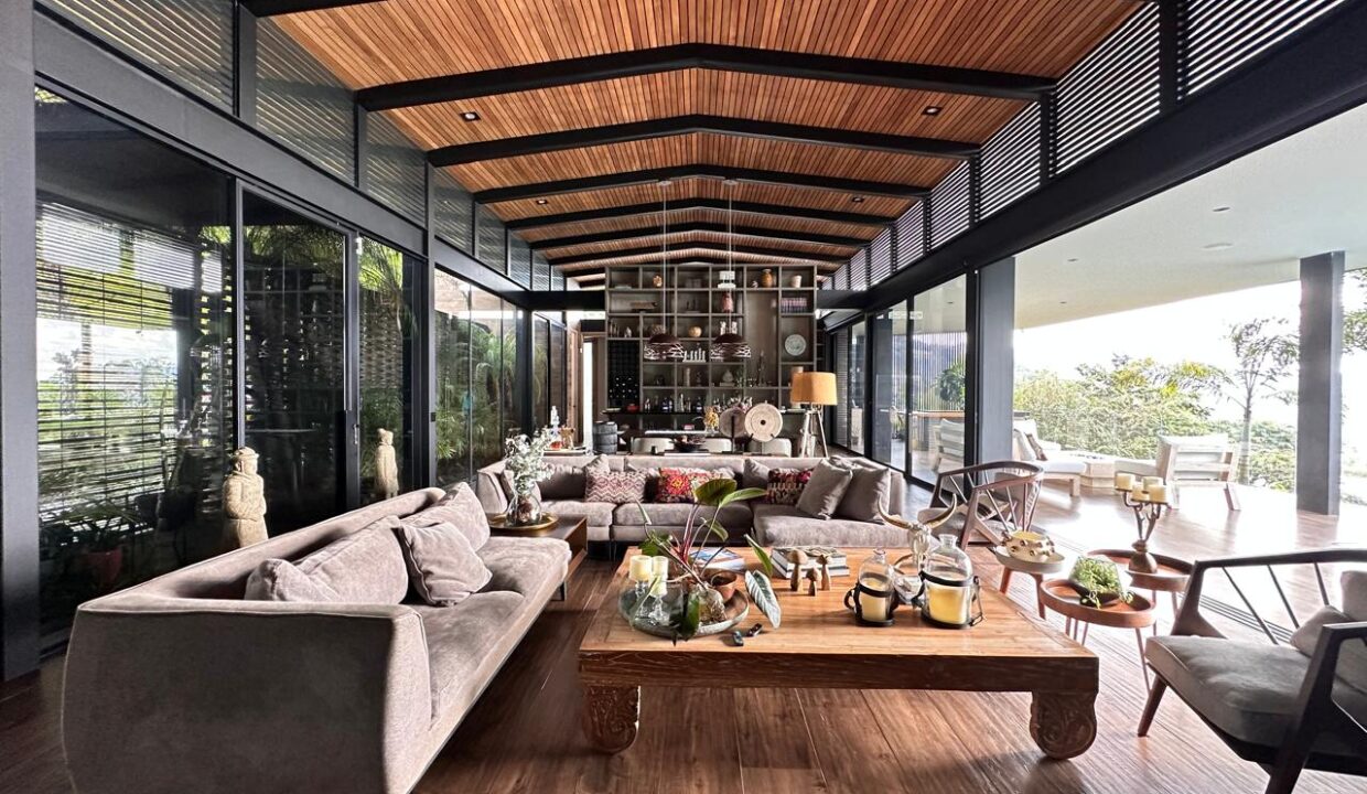 WhatsApp Image 2024-10-03 at 11.46.47 (4)