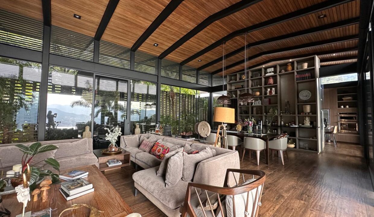 WhatsApp Image 2024-10-03 at 11.46.47 (7)