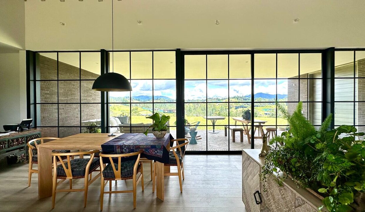 WhatsApp Image 2024-10-03 at 12.17.28 (3)