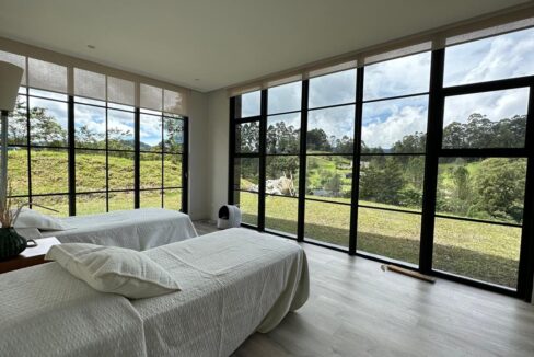 WhatsApp Image 2024-10-03 at 12.17.28 (4)