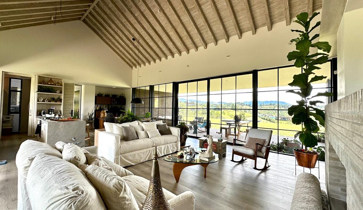 WhatsApp Image 2024-10-03 at 12.17.28 (5)