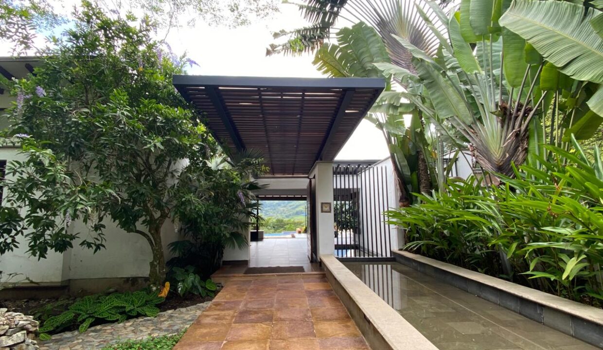 WhatsApp Image 2024-10-03 at 13.22.07 (2)