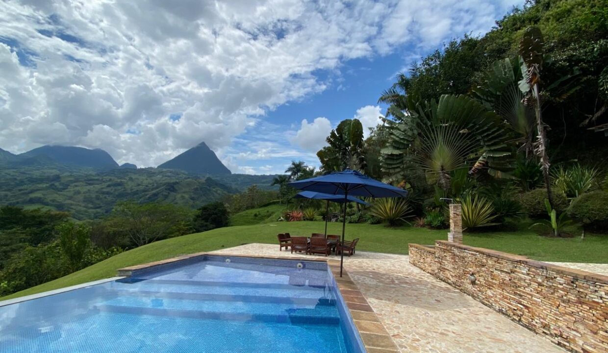 WhatsApp Image 2024-10-03 at 13.22.07 (4)