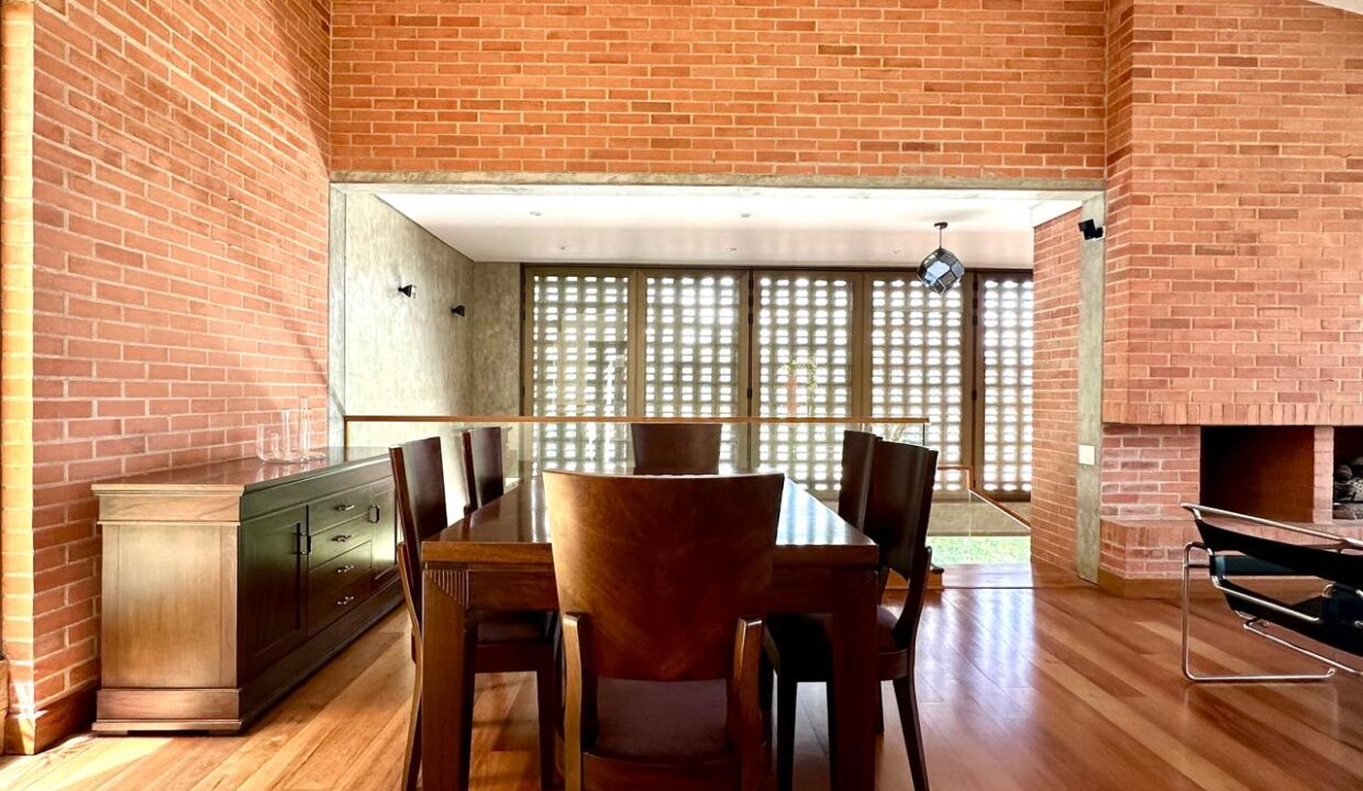 WhatsApp Image 2024-10-16 at 11.03.37