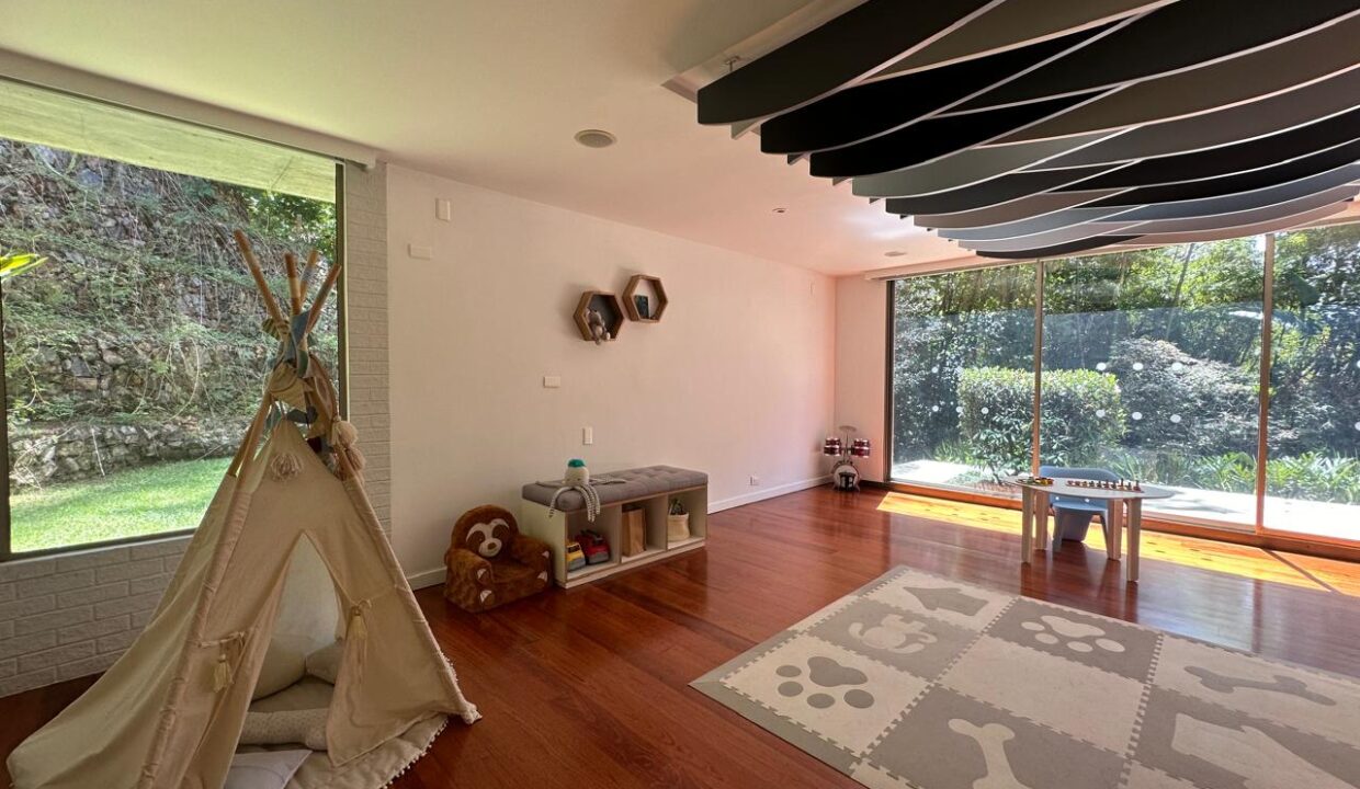 WhatsApp Image 2024-10-16 at 11.04.27