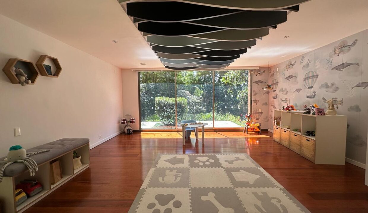 WhatsApp Image 2024-10-16 at 11.04.41