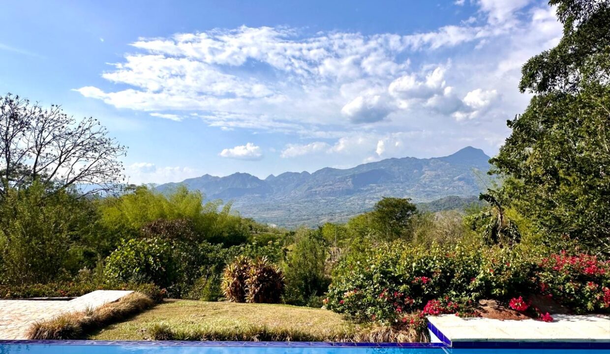 WhatsApp Image 2024-10-16 at 11.54.09 (1)