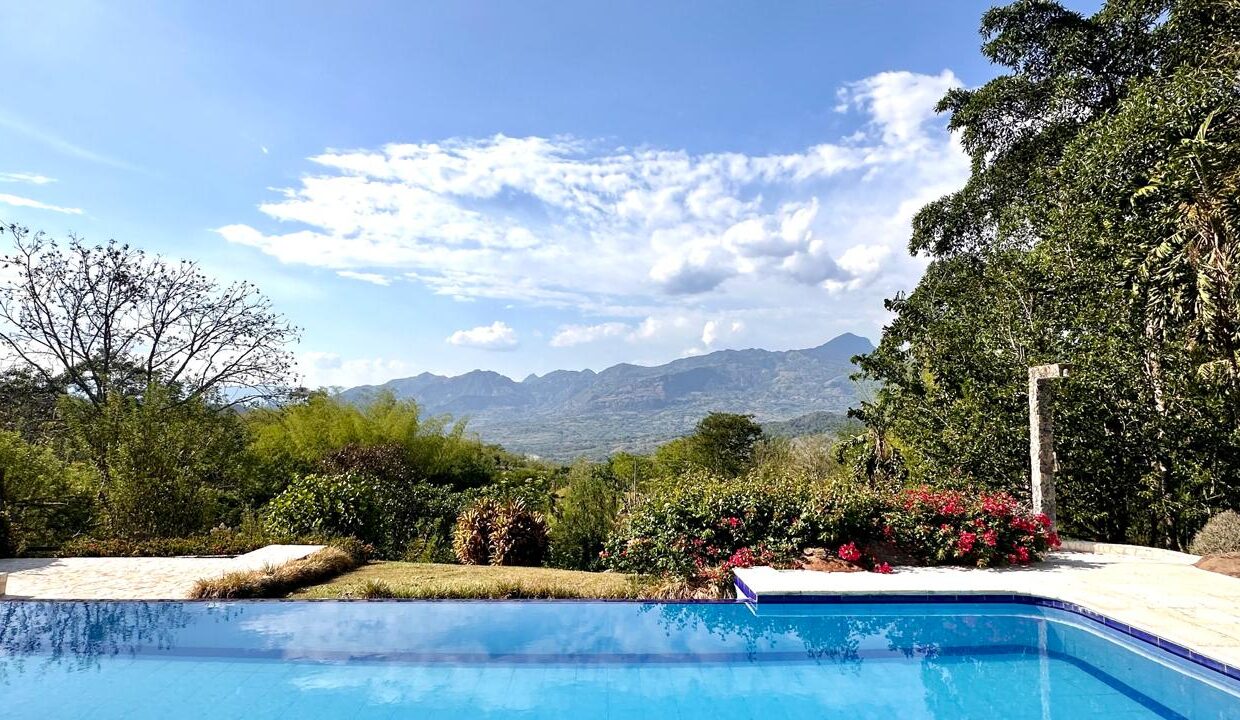 WhatsApp Image 2024-10-16 at 11.54.09