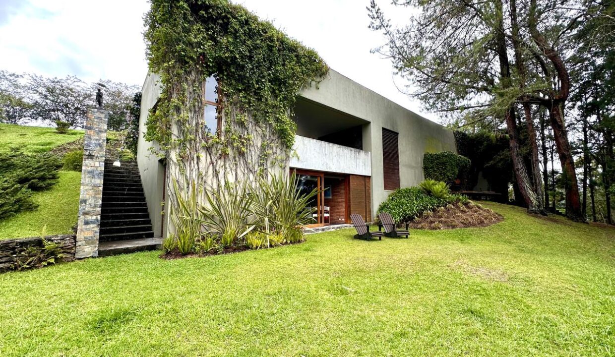 WhatsApp Image 2024-10-16 at 12.12.26 (1)