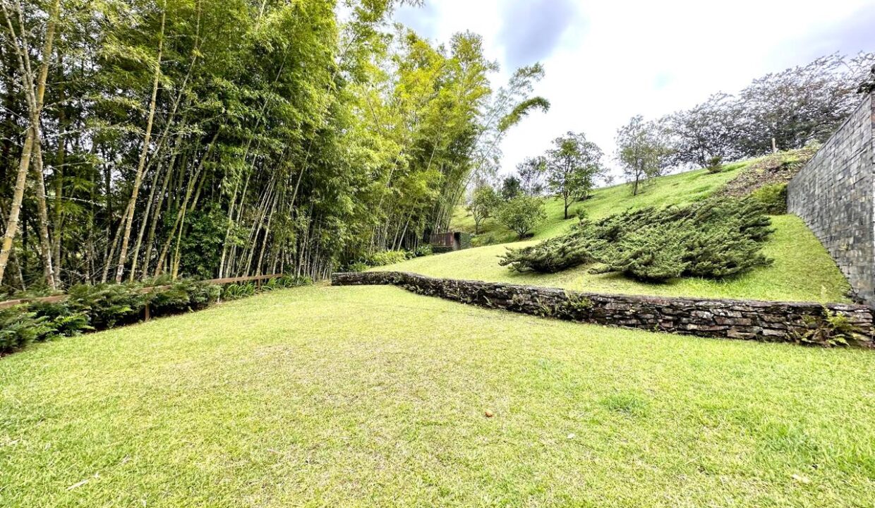 WhatsApp Image 2024-10-16 at 12.12.26 (2)