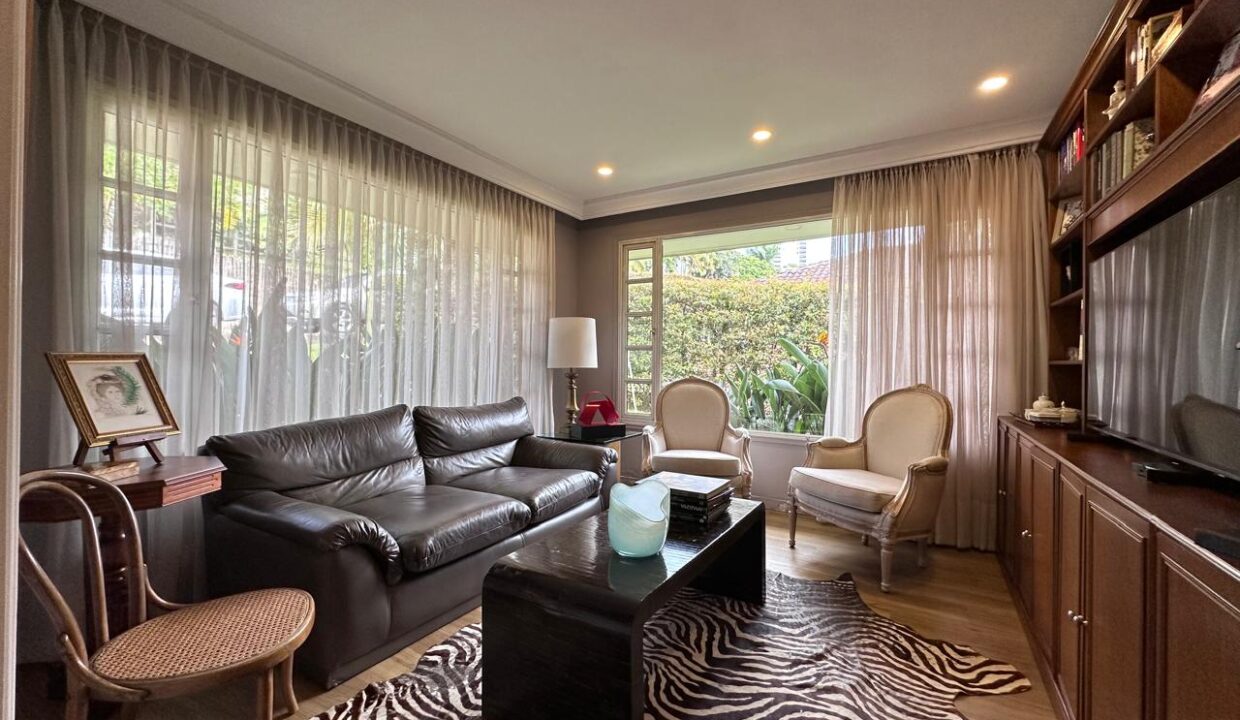 WhatsApp Image 2024-10-17 at 09.42.42 (1)