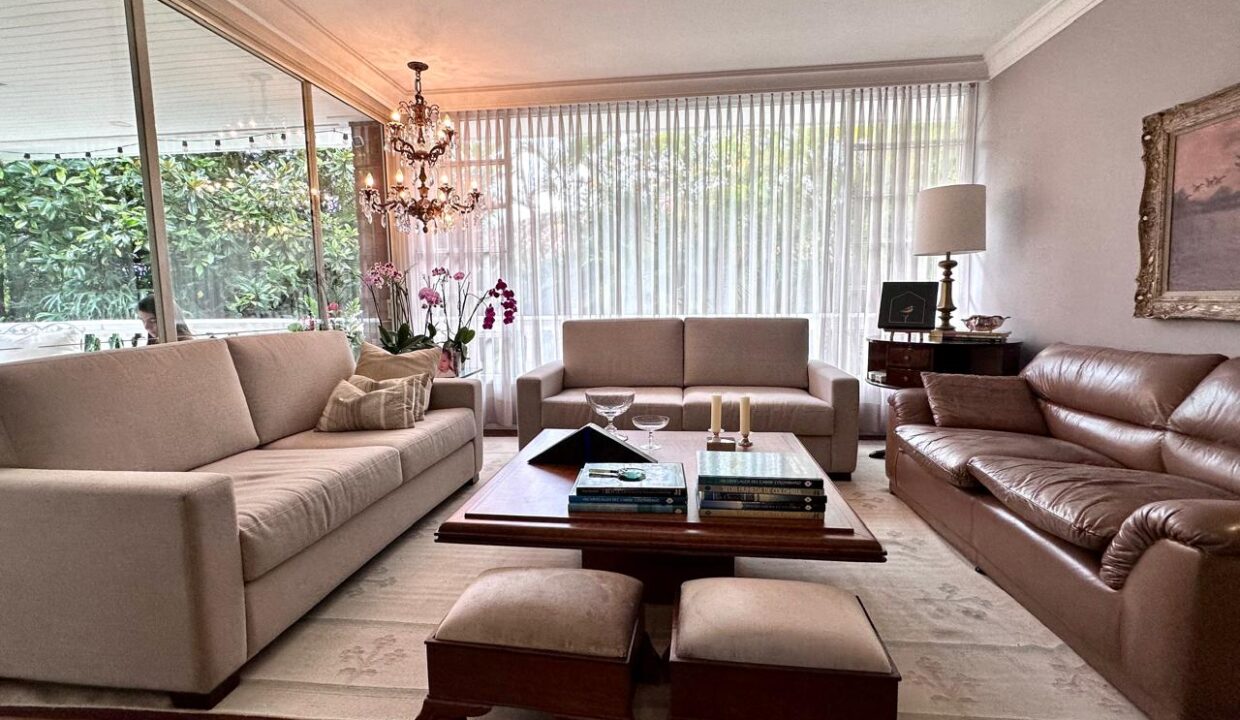 WhatsApp Image 2024-10-17 at 09.42.42 (3)