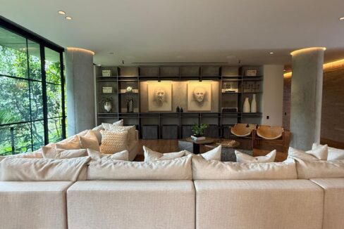 WhatsApp Image 2025-04-14 at 19.02.05