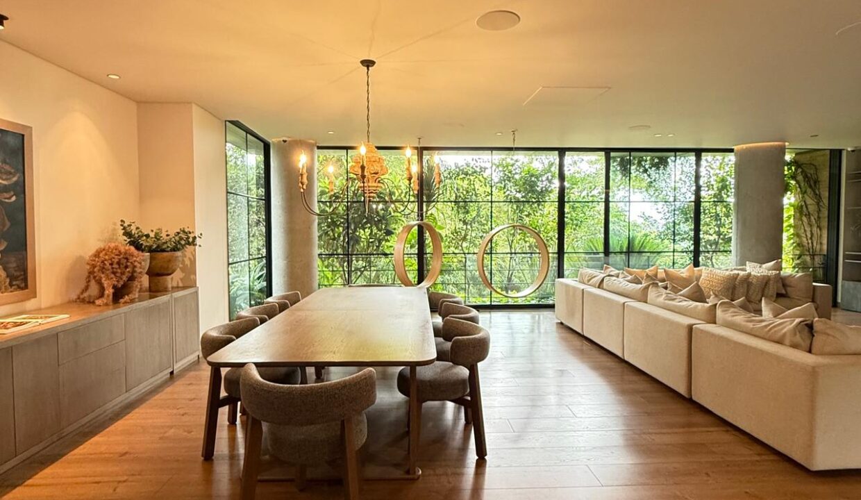 WhatsApp Image 2025-04-14 at 19.02.06 (1)