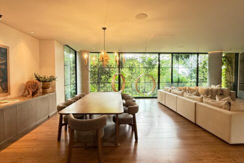 WhatsApp Image 2025-04-14 at 19.02.06 (1)