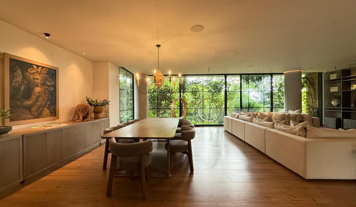 WhatsApp Image 2025-04-14 at 19.02.06 (2)